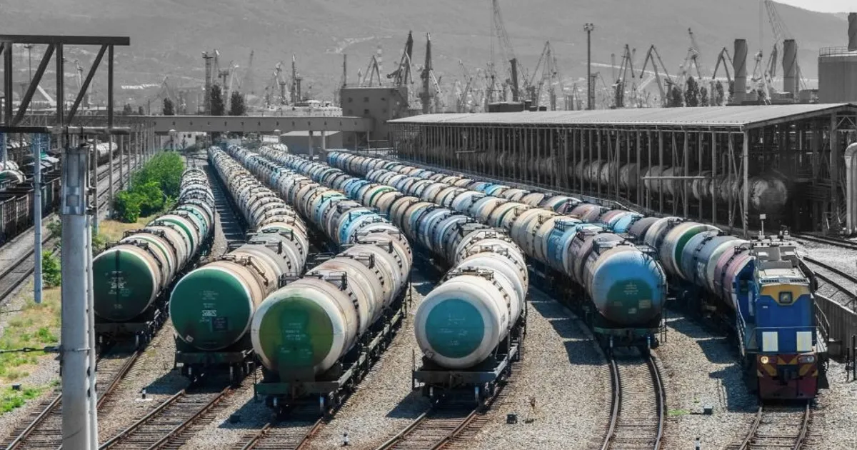 Oil Prices Drop to Pre-War Levels as Hormuz Traffic Resumes