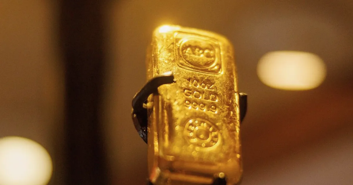 Deutsche Bank Slashes Gold Forecasts Up to 22% on Hawkish Fed View