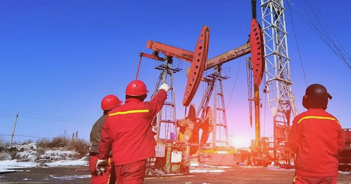 Valuação da Helmerich & Payne em foco com risco geopolítico elevando preços do petróleo