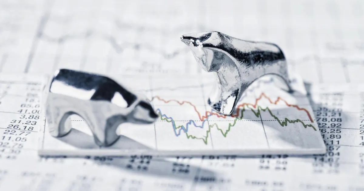 Major cryptocurrencies under pressure as oil jumps 3%