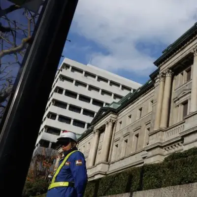 BOJ May Pause Bond Taper Next Year as Market Volatility Rises