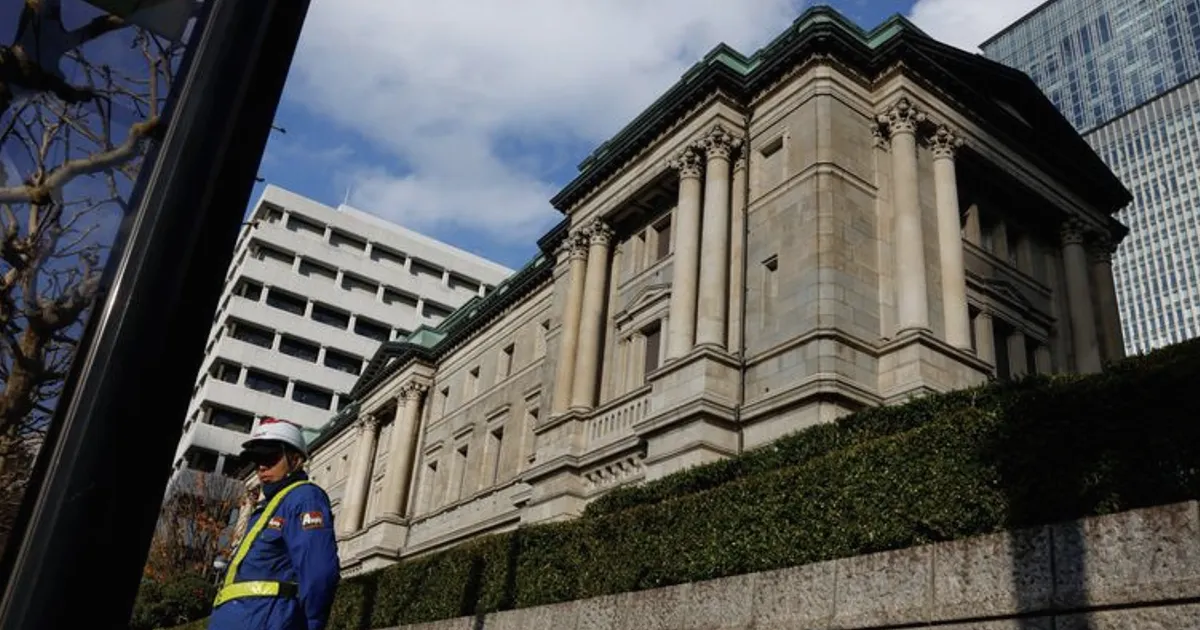 BOJ May Pause Bond Taper Next Year as Market Volatility Rises