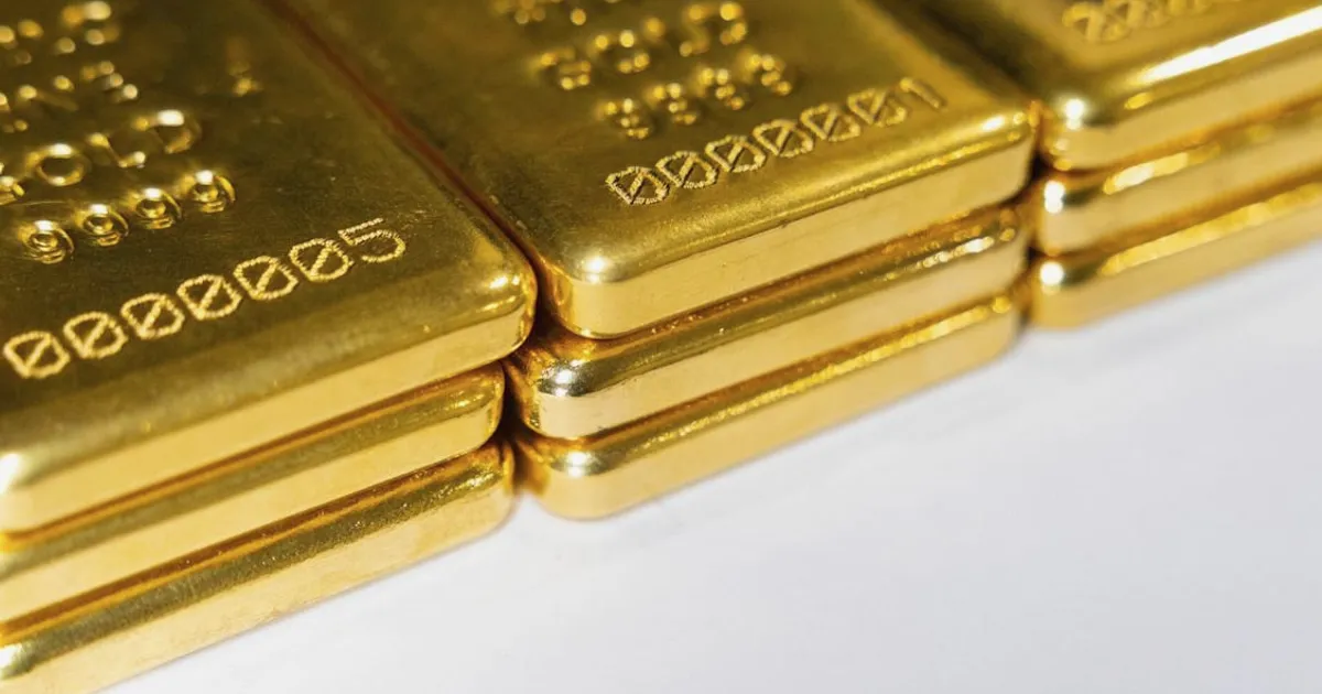 Gold Falls as Fed's Waller Flags Rate Hike as Next Move