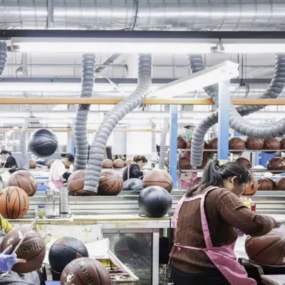 Inflación fabril de China alcanza máximo post-Covid tras shock de costos