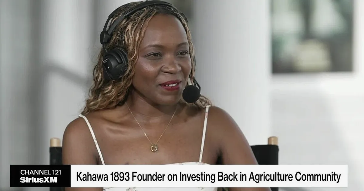 Fundadora da Kahawa 1893 dá gorjetas diretas a mulheres agricultoras para estabilizar renda