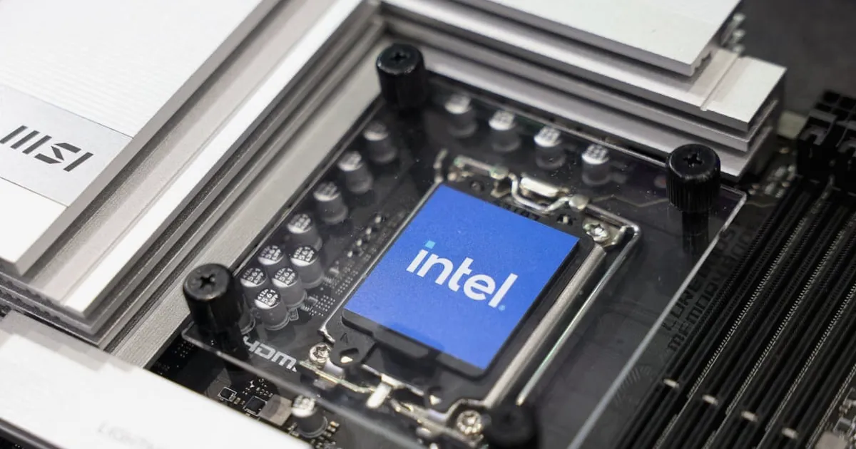 Intel Stock Extends Rally on Report of SK Hynix Chip-Packaging Deal