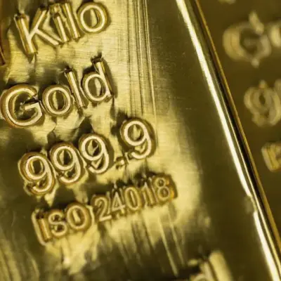 Gold Extends Decline as Iran Tensions Rekindle Inflation Fears