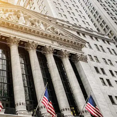 Dow Falls on Surprise Inflation Data; Snowflake Surges on Earnings