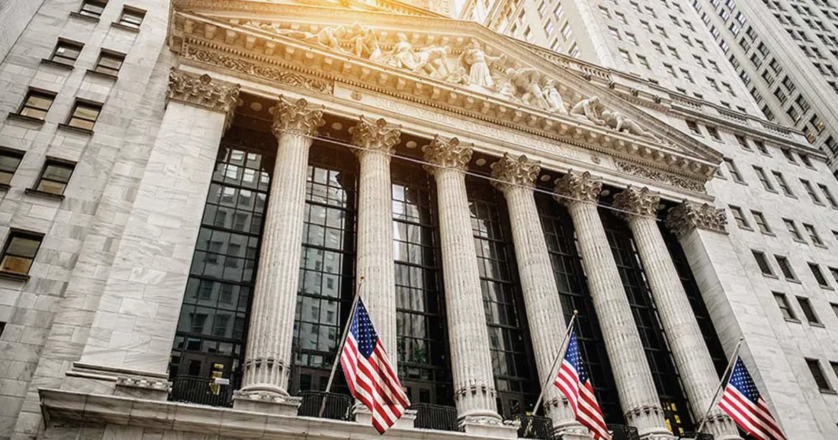 Dow Falls on Surprise Inflation Data; Snowflake Surges on Earnings
