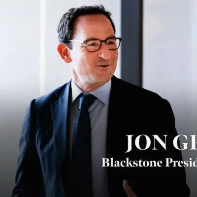 Jon Gray de Blackstone : Le pari de 26 milliards qui a failli ruiner sa carrière