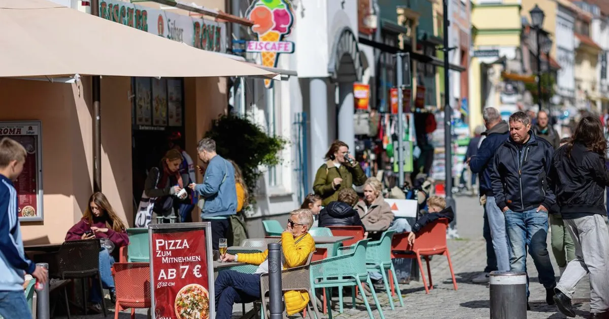 Euro-Zone Inflation Surprise Strengthens Case for ECB Rate Hike
