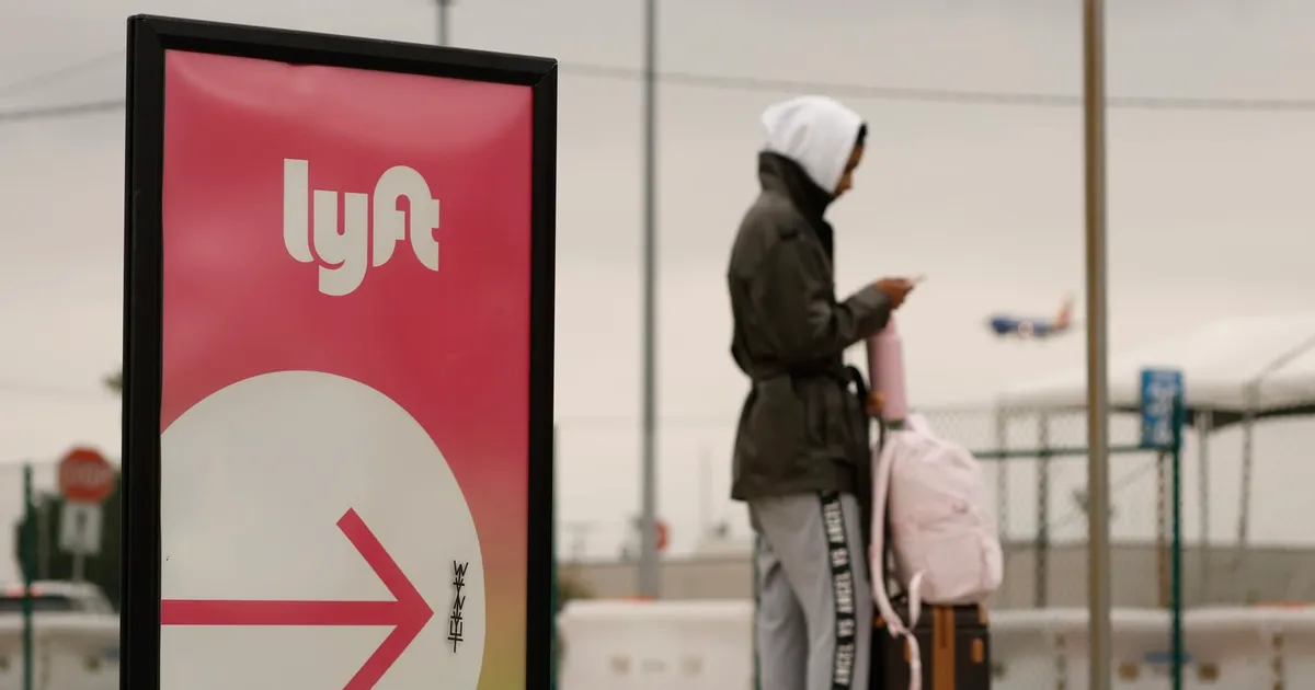 Cổ phiếu Lyft có thể hưởng lợi từ bùng nổ robotaxi bất chấp lo ngại gián đoạn