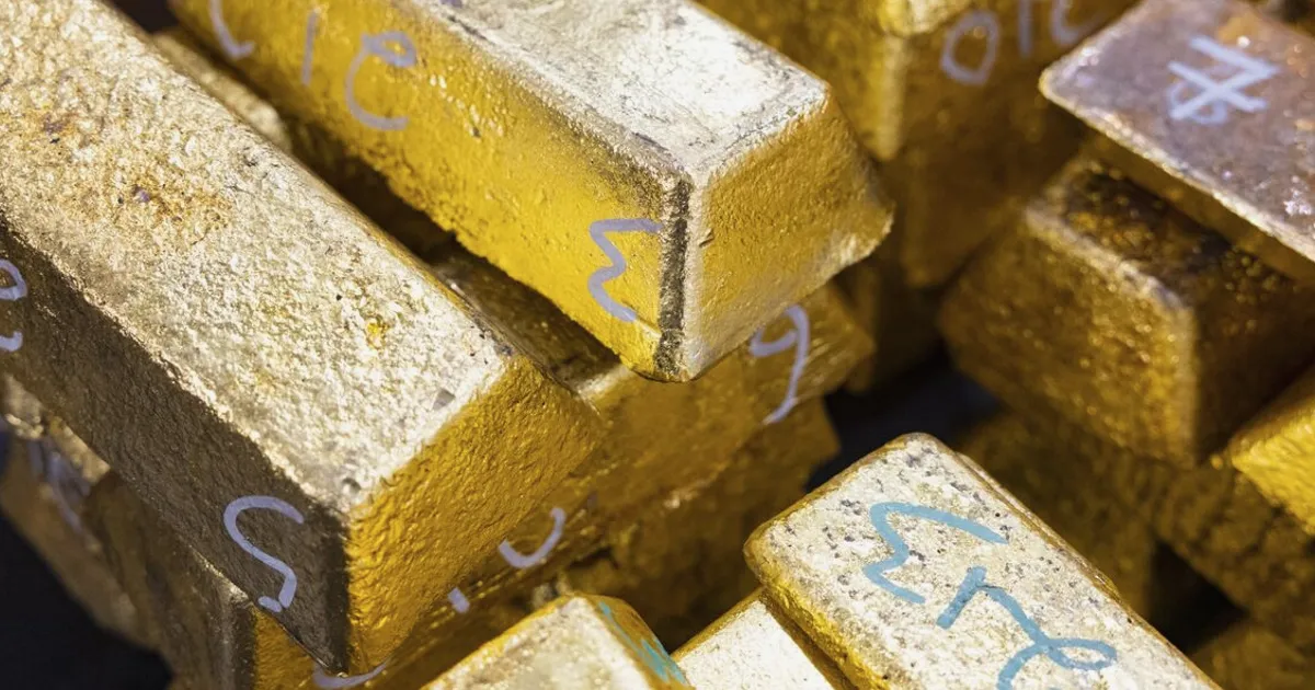 China's PBOC Extends Gold Buying Streak as Bullion Stays Under Pressure