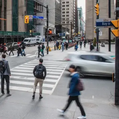 Các tập đoàn công nghệ lớn huy động 22,5 tỷ CAD trái phiếu Canada cho AI