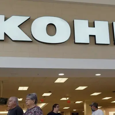 Las acciones de Kohl's se disparan tras superar expectativas de ventas, pero aún lejos de máximos históricos