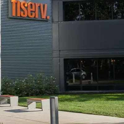 CEO de Fiserv renuncia tras desplome del 71% en su breve mandato