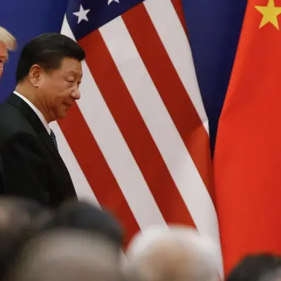 Solana cae 5%, bitcoin por debajo de $80,000 mientras Xi advierte a Trump sobre conflicto en Taiwán