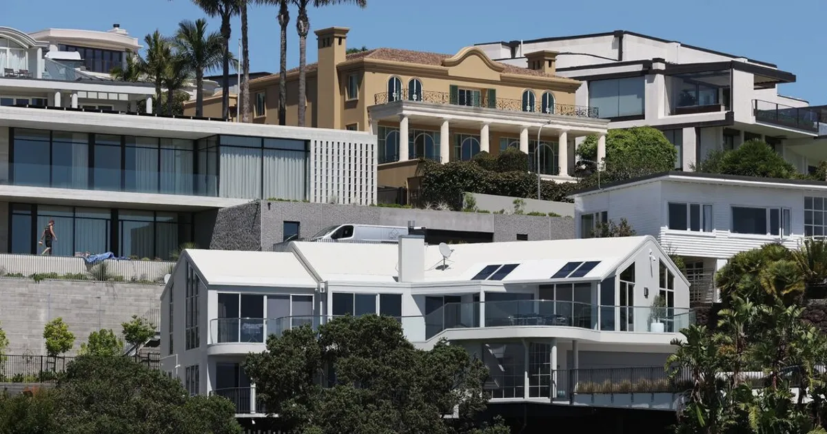 New Zealand House Prices Hit Three-Year Low as Oil Shock Bites