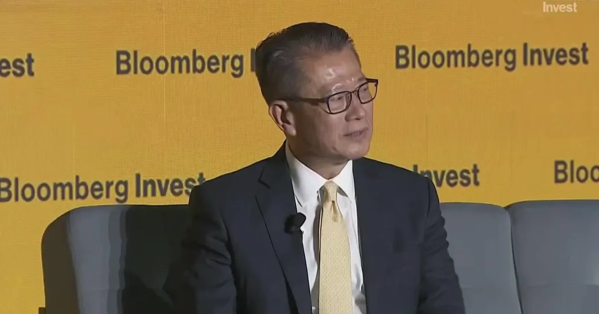 Hong Kong Economy Shows Strong Momentum, Financial Secretary Says