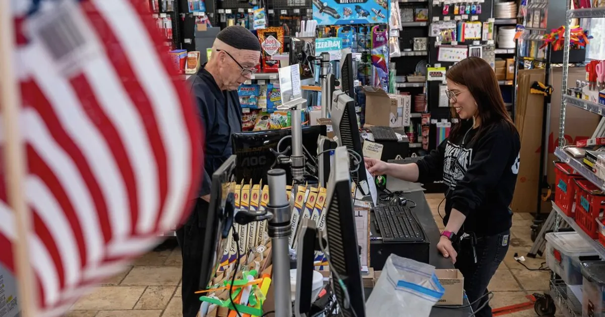 US Small-Business Optimism Drops to Lowest Since October 2024