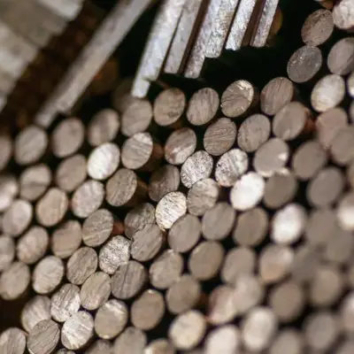 El cobre sube con metales industriales mientras se desvanecen las apuestas de subida de tasas