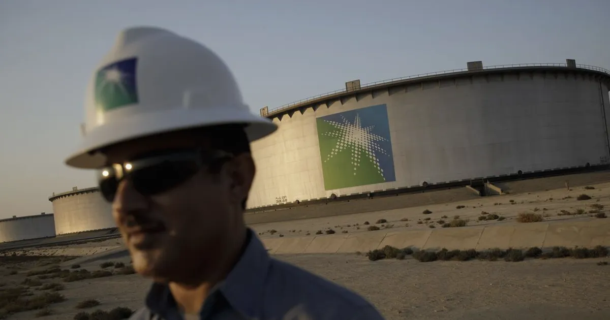 CEO de Aramco advierte sobre larga interrupción del mercado petrolero mientras ganancias saltan