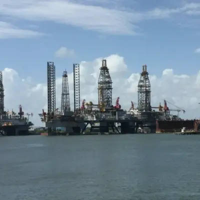 5 Ações de Serviços Petrolíferos para um Mundo Pós-Hormuz