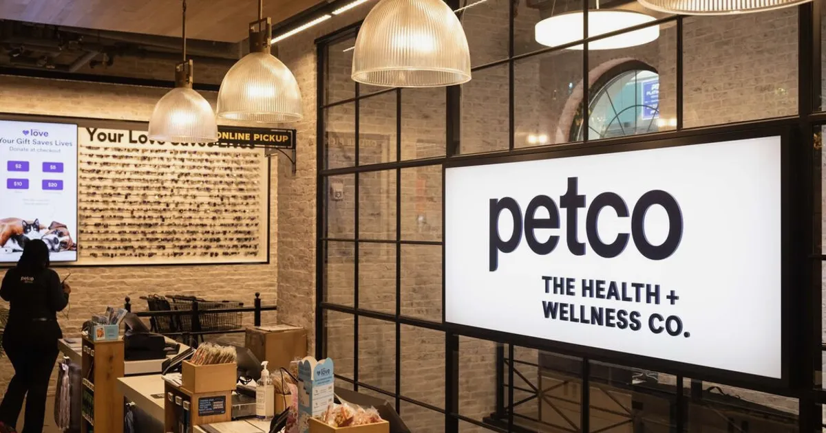 Petco chute de 18% après l'avertissement du PDG sur la restructuration