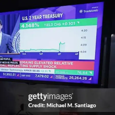 Rendimientos de bonos caen mientras la inflación se modera; Warsh de la Fed se muestra agresivo