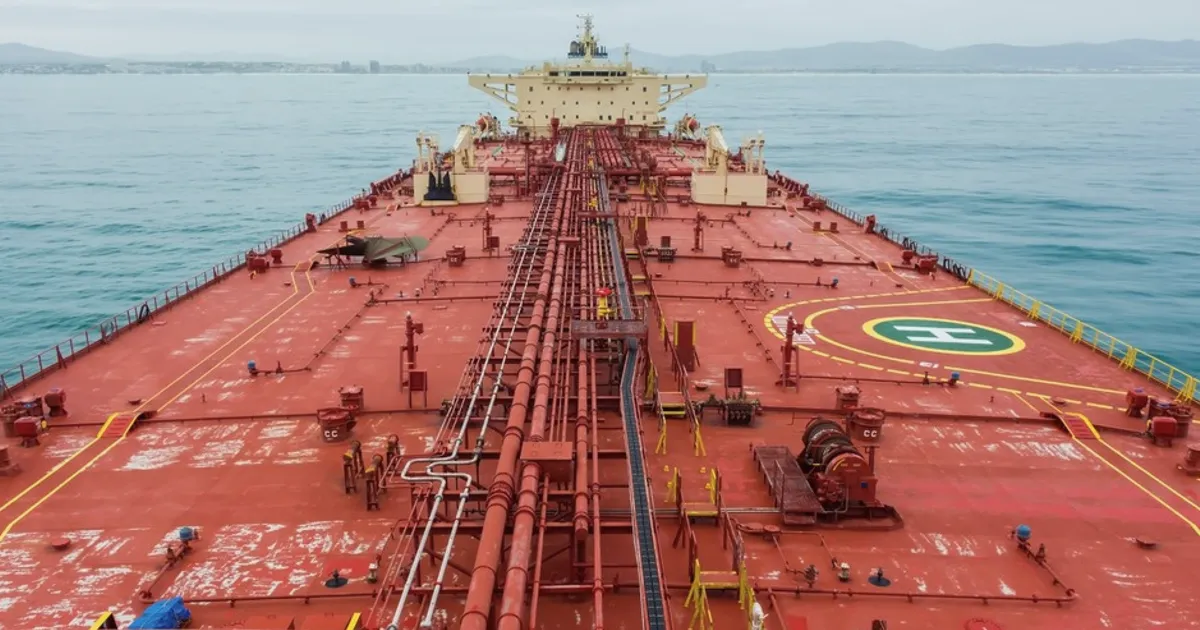 Petroleros Apagan Transpondedores para Salir del Estrecho de Ormuz