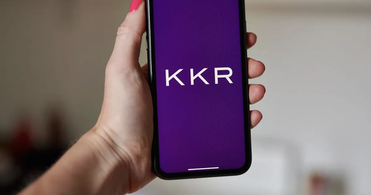 FS KKR Sells $400M Junk Bonds in Rare BDC Deal