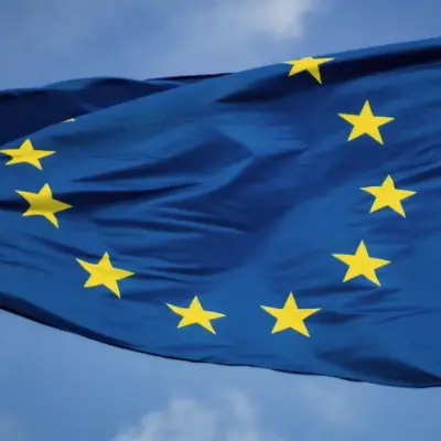 Binance suspenderá servicios en la UE al no obtener licencia MiCA