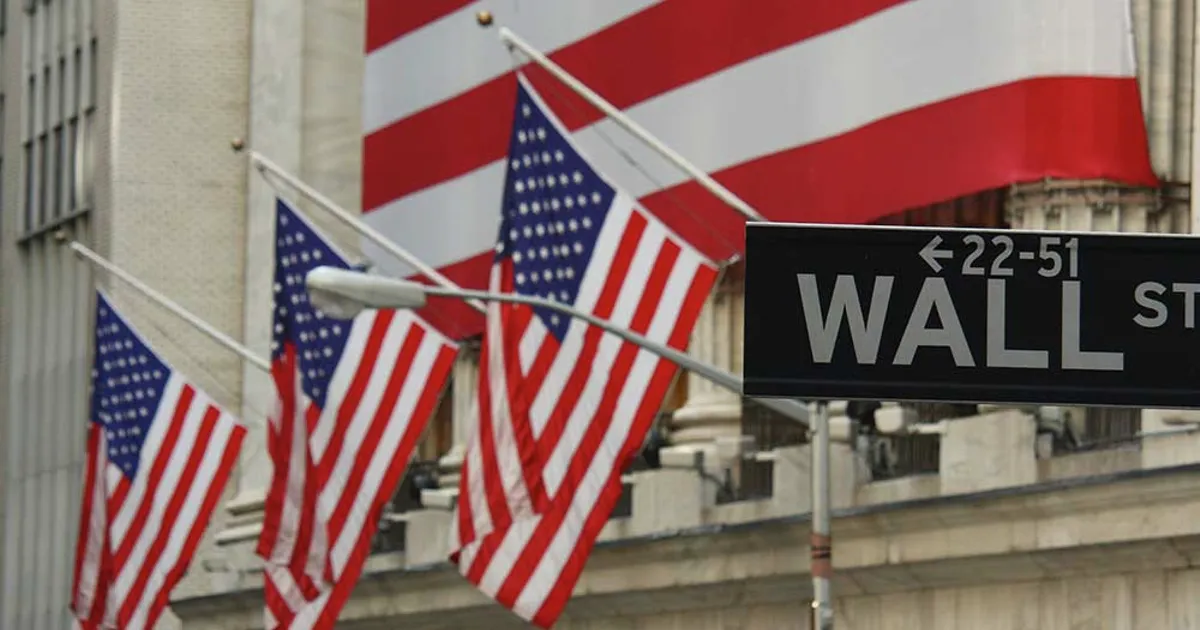 Nasdaq Slides 2% as Chip Stocks Drop, Yields Rise; AMD, Intel Lead Sell-Off