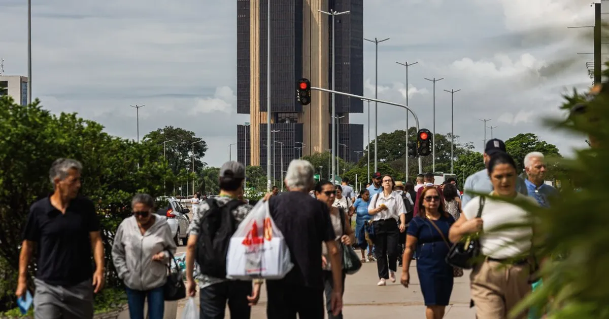 Diverging Rate Paths Reshape Emerging-Market Bets