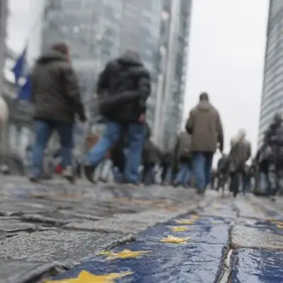 Eurozone Consumer Confidence Falls to -17.7 in June, Below -17.5 Forecast