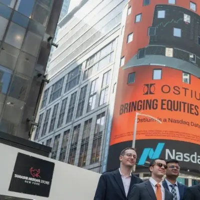 Exchange DeFi primero en ofrecer perpetuos de acciones con datos de Nasdaq