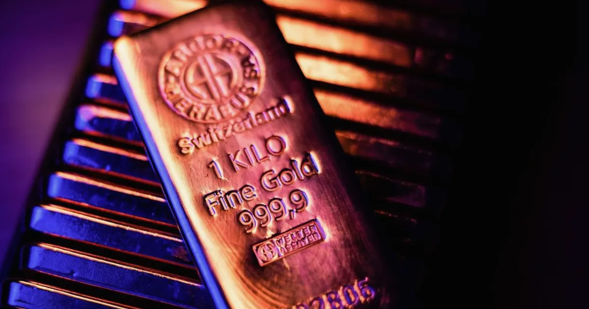 Gold Steadies as Traders Weigh US-Iran Efforts to End Attacks