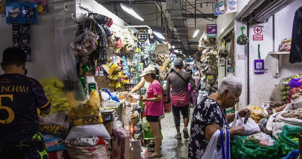 Peru Inflation Unexpectedly Accelerates on Rising Food Costs