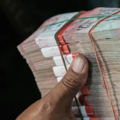 Indonesian economy faces headwinds from high energy prices, investor unease