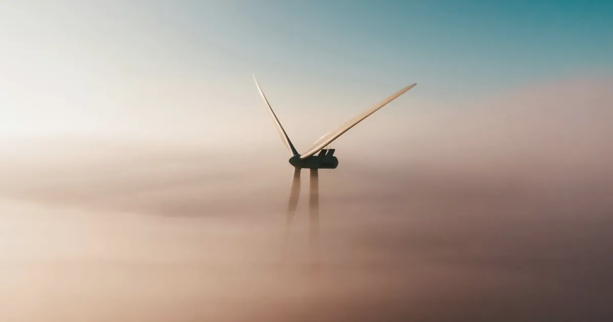 Investimento em energia limpa dos EUA e China cai 42% devido a mudanças políticas e de mercado
