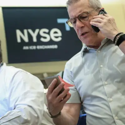 S&P 500 xuất hiện mô hình biểu đồ tăng và giảm trái chiều