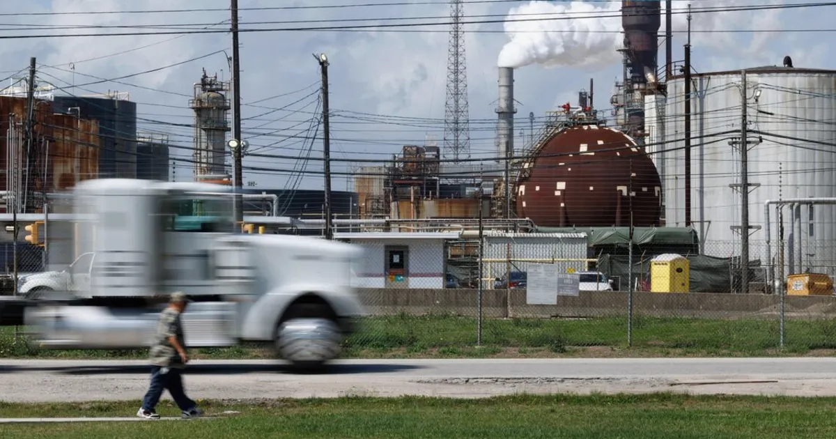 Exxon Sees $3.7 Billion Profit Surge From War-Driven Oil Rally