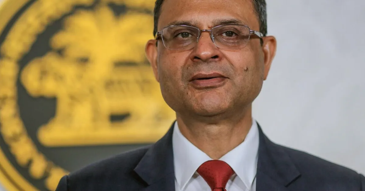 India Holds Benchmark Rate Steady Despite Inflation Concerns