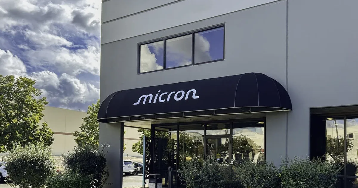 Ganancias de Micron: crecimiento de beneficios cerca del 1.000%, impacto en S&P 500