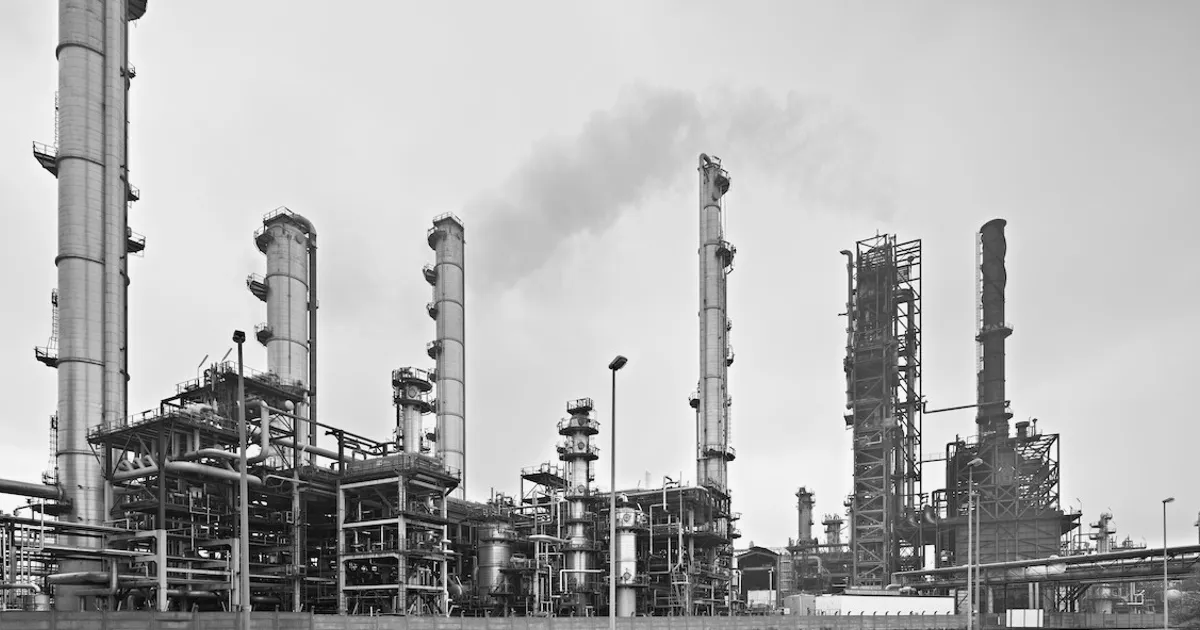 Rosneft Proposes 30% Domestic Refining Requirement to Ease Russia Fuel Crunch