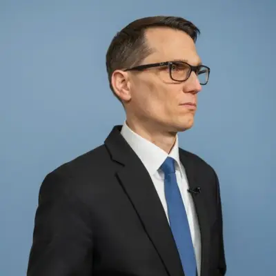 SNB Holds Rate at Zero, Maintains Franc Intervention Threat