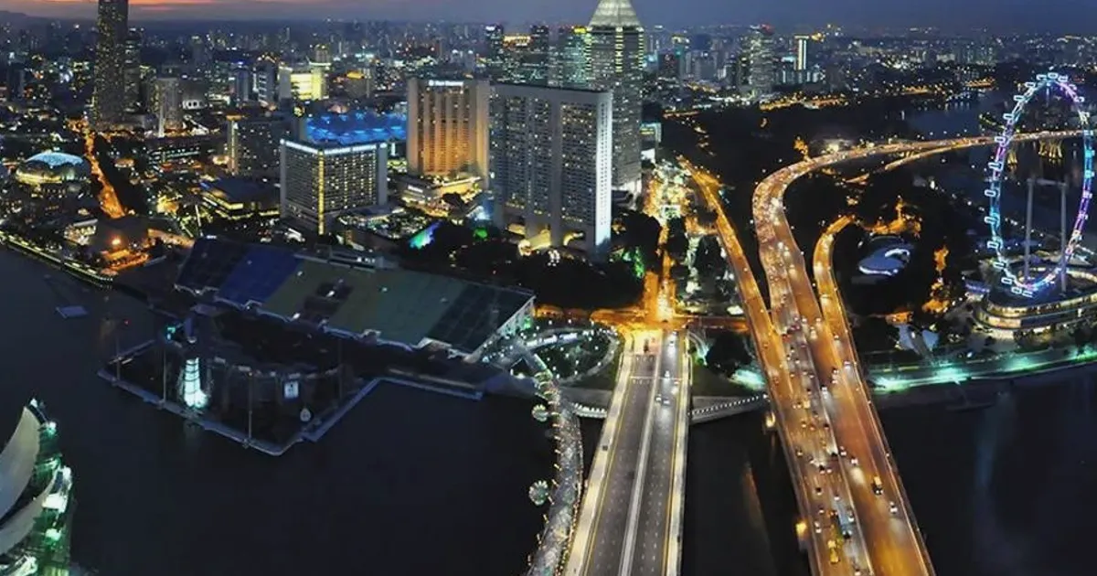 La banque centrale de Singapour signale une stabilité des taux après une croissance du T1 supérieure aux prévisions